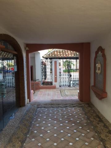 Large And Elegant In Puerto Banus With Pools And Paddle Apartment Marbella Exterior foto